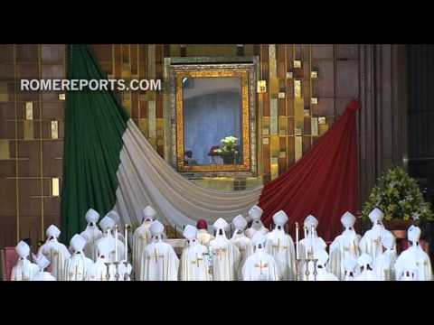 El PAPA reza ante la Virgen de Guadalupe en su visita a Mexico