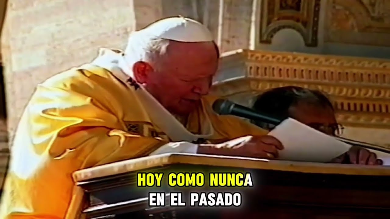 SAN JUAN PABLO II le pide a la VIRGEN MARÍA